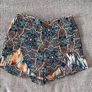 Floral Patterned Women's Shorts